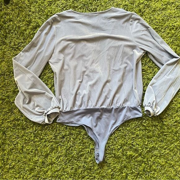 NWOT DYNAMITE BODYSUIT VELOUR LILAC - Picture 4 of 15